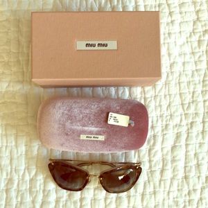 AUTH  MIU MIU tortoise sunglasses 💯 authentic